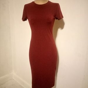 Elegant Burgundy Midi Dress